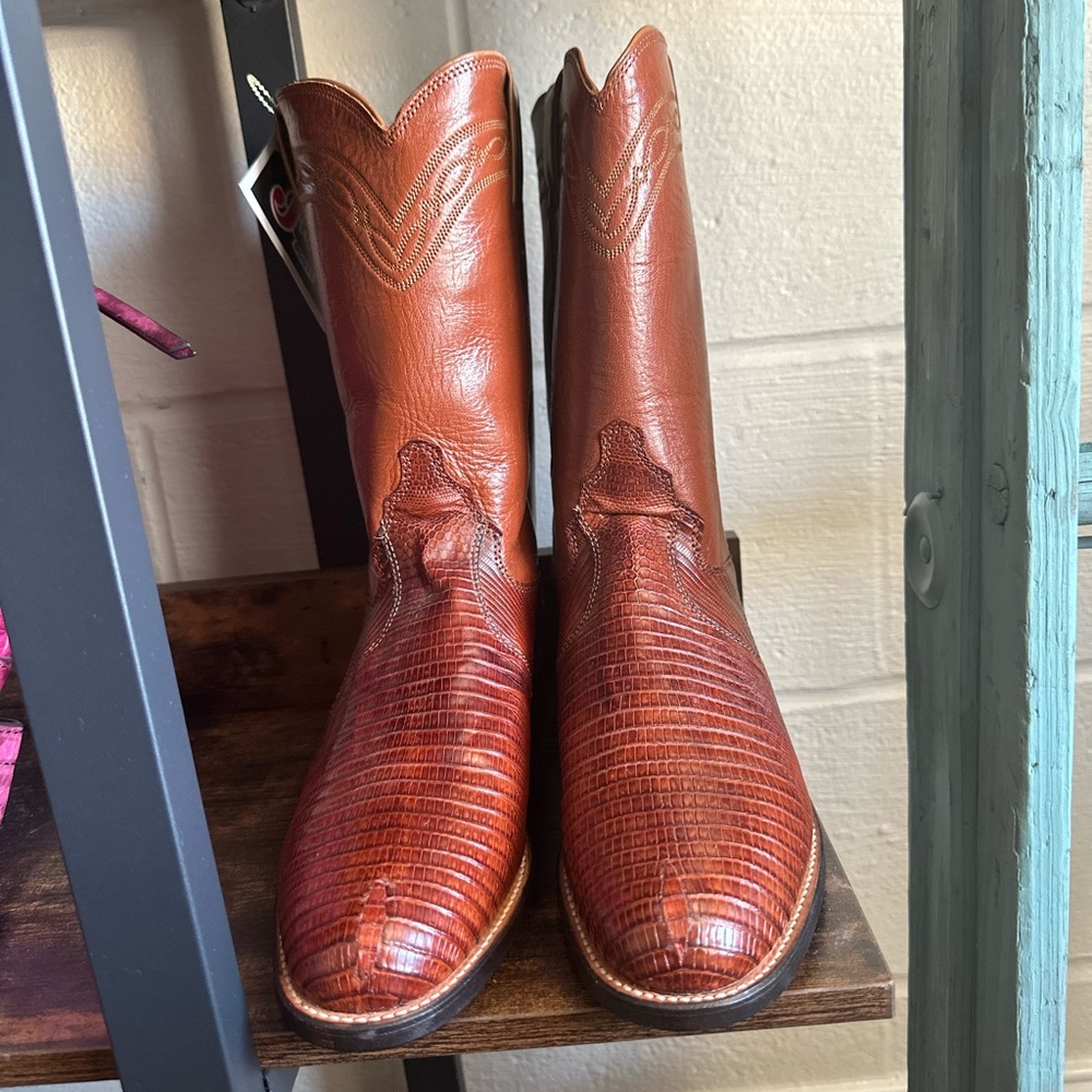 264•Justin Boots